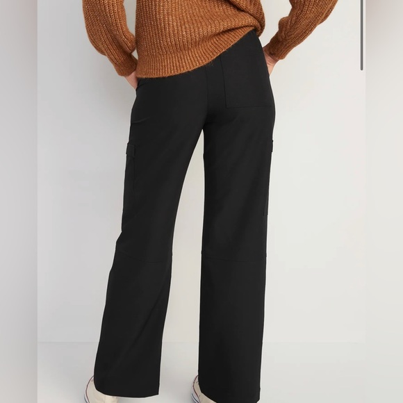 Gap Mid-Rise Straight StretchTech Cargo Pants NWT - Picture 2 of 4